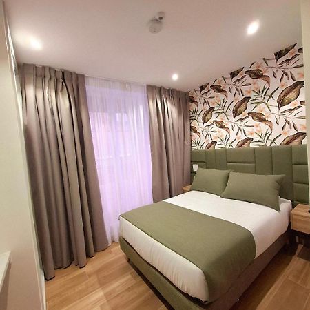 Hostal San Blas Madrid Esterno foto