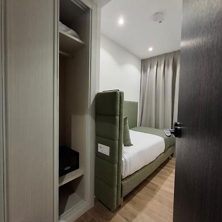 Hostal San Blas Madrid Esterno foto