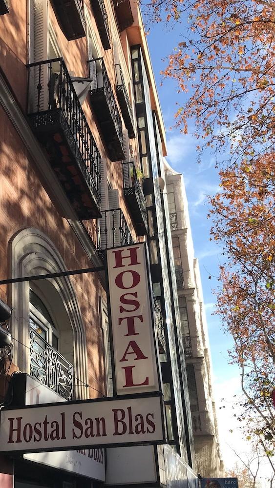 Hostal San Blas Madrid Esterno foto