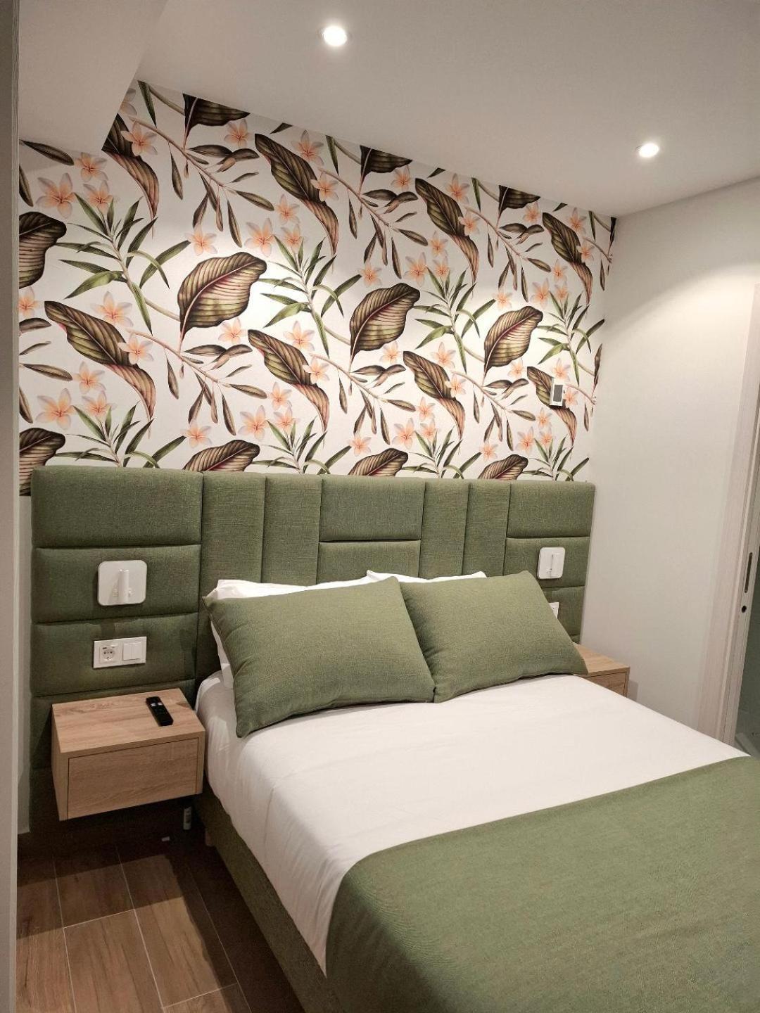 Hostal San Blas Madrid Esterno foto