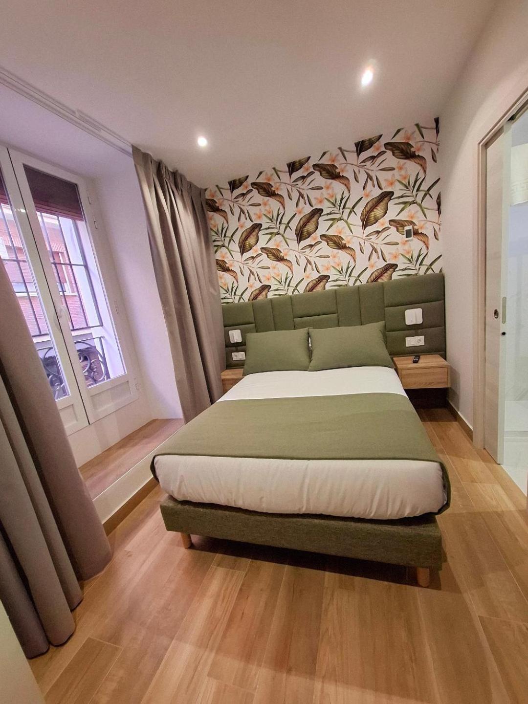 Hostal San Blas Madrid Esterno foto
