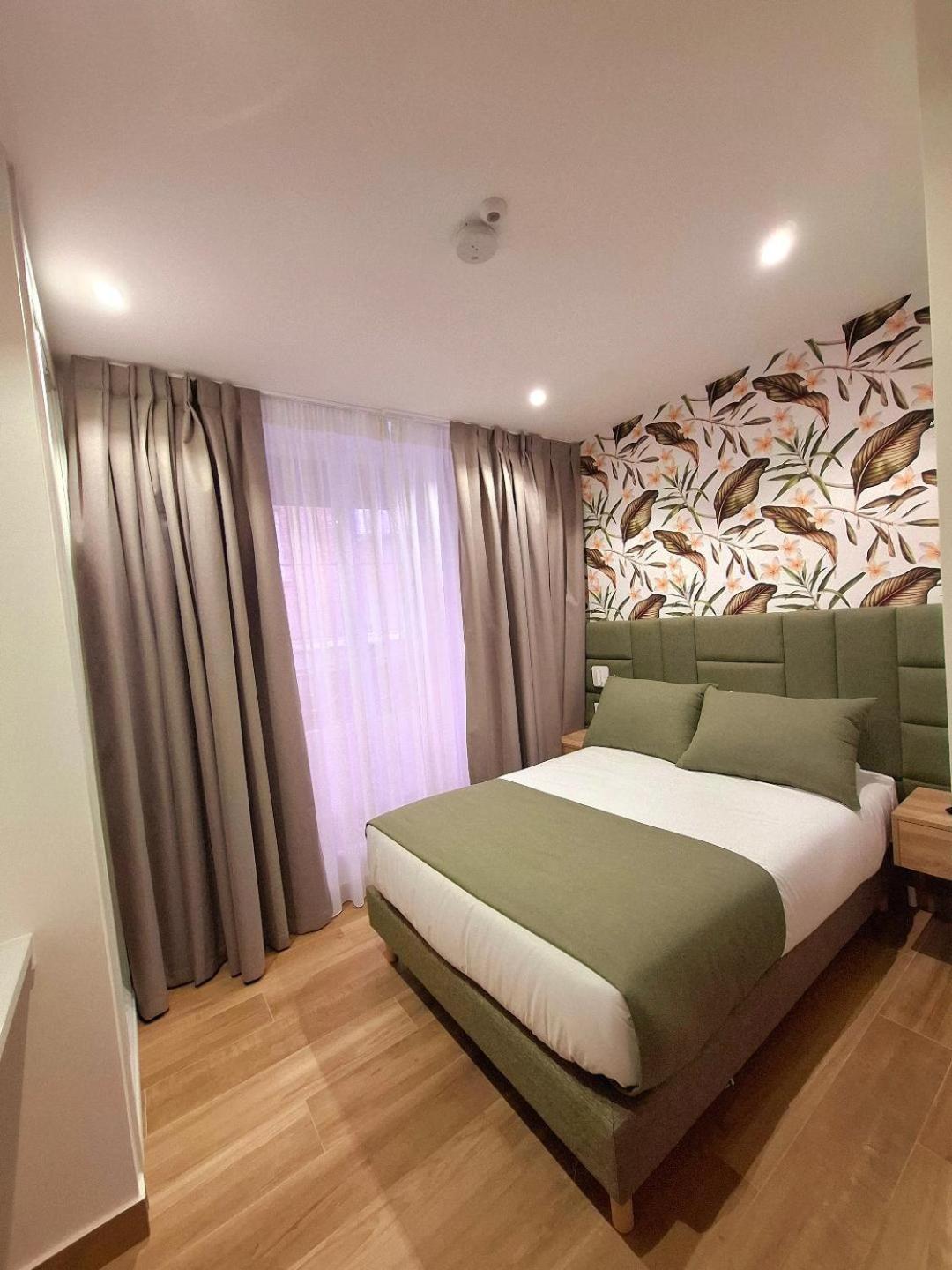 Hostal San Blas Madrid Esterno foto