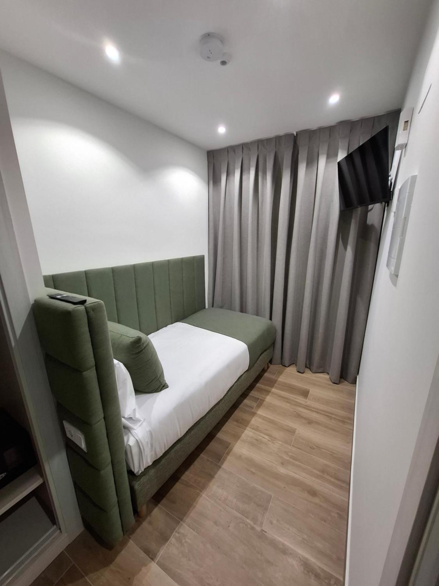 Hostal San Blas Madrid Esterno foto