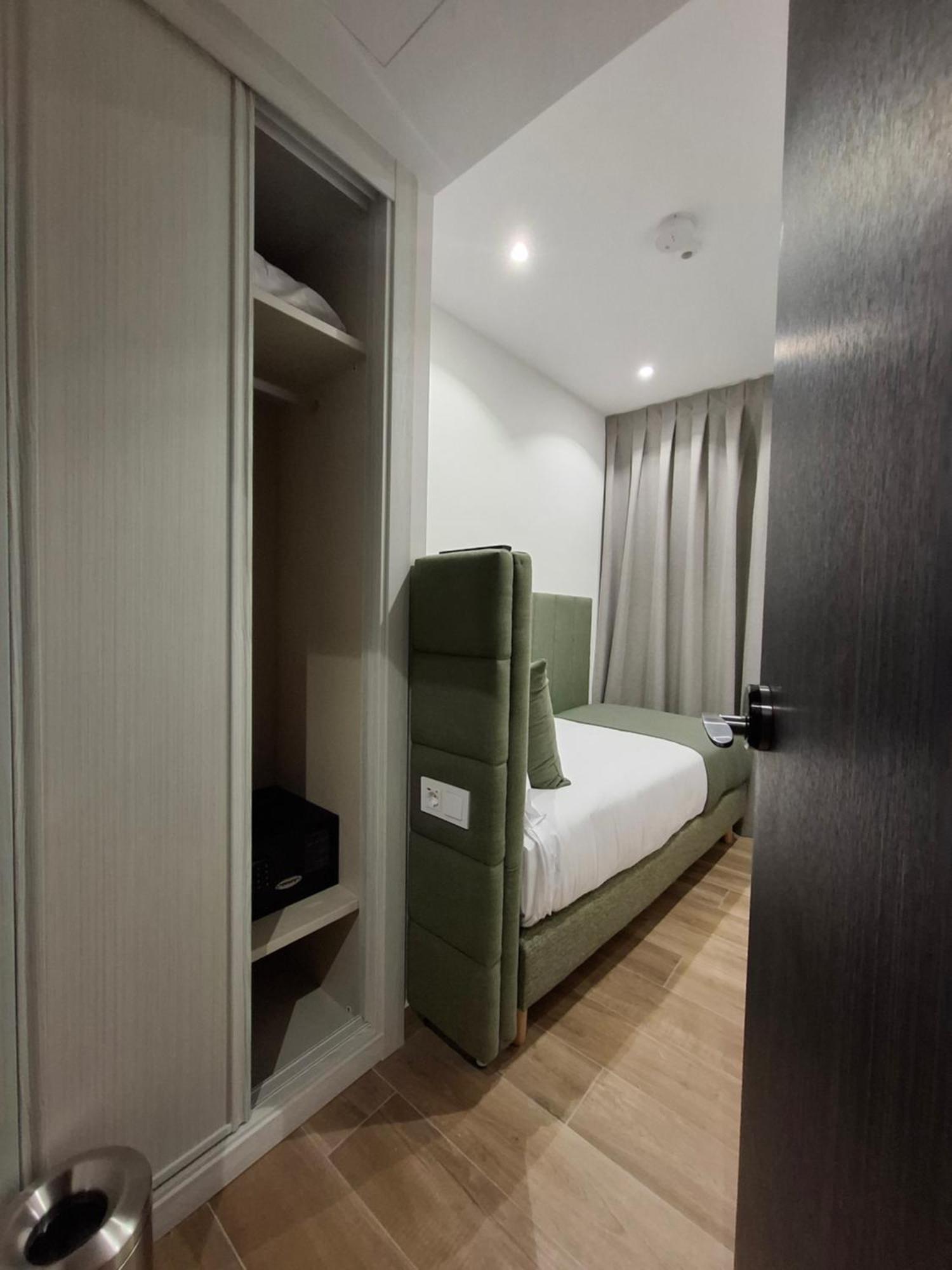 Hostal San Blas Madrid Esterno foto