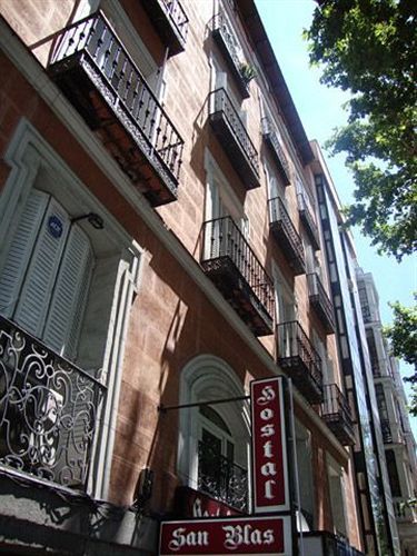 Hostal San Blas Madrid Esterno foto